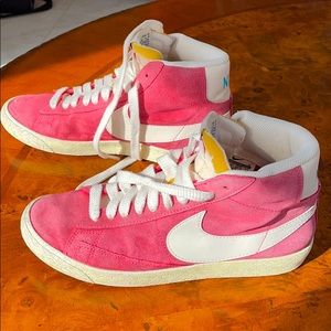 Nike sneakers, red sneakers, retro sneakers